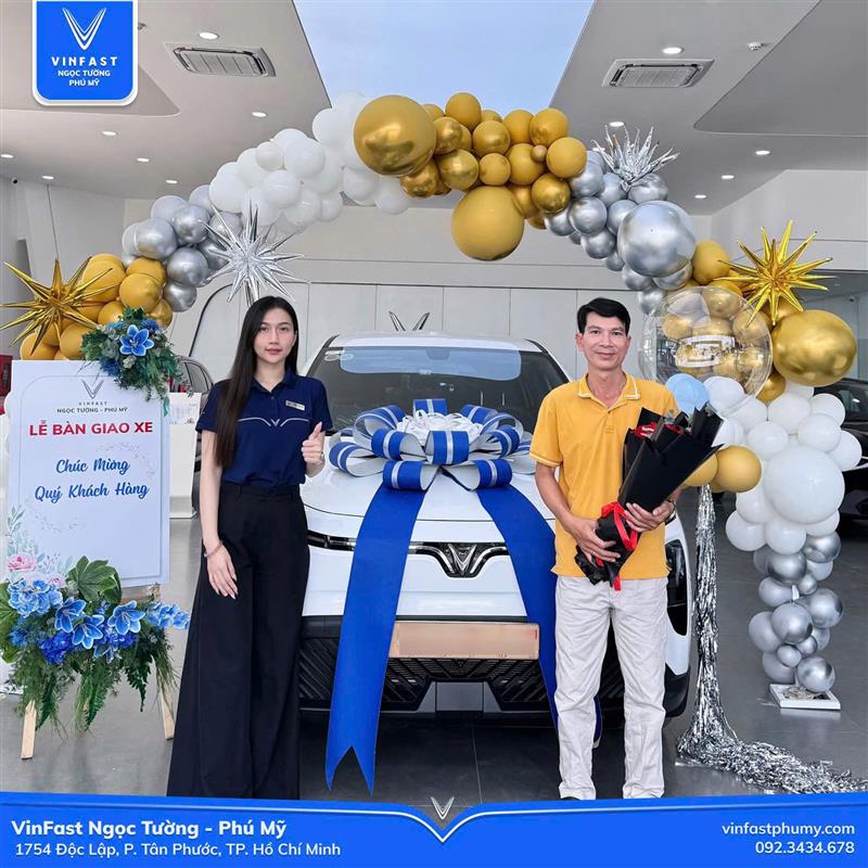 Mừng Quý Khách Hàng Nhận Xe Mới